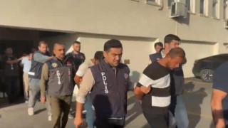 Tuzağa düşürdükleri kişileri “adınız terör soruşturmasında geçiyor” diyerek dolandırdılar
