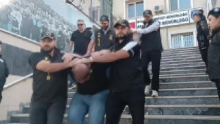 Tuzlada polise silahla saldırı olayında yeni gelişme: 3 şüpheli adliyede