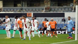 UEFA Konferans Ligi : Başakşehir: 1 - Rapid Wien: 1 (İlk yarı)