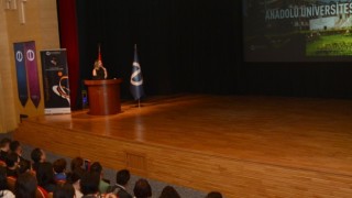 Uluslararası öğrenciler oryantasyon programında bir araya geldi