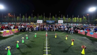 Ümraniyede amatör sporculara 6 bin 60 adet spor malzemesi dağıtıldı