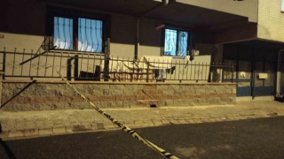 Ümraniyede saldırganlar bir evi kurşunlayarak kaçtı