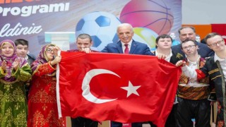Ümraniyede spor seferberliği: 100 okula 3 bin 267 spor malzemesi verildi