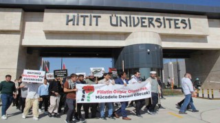 Üniversite öğrencileri Filistin için yürüdü
