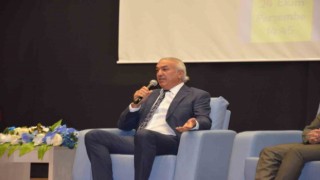 Üniversiteli gençler, Tikbaşın simit satıcılığından iş insanlığına uzanan hayat hikayesini nefes almadan dinledi