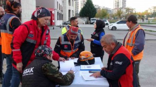 Uşakta gerçeğini aratmayan deprem tatbikatı