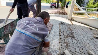 Uşakta kaldırımlar daha konforlu hale geliyor