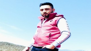 Uyuşturucu parası için babası ve ağabeyini öldürüp arkadaşlarıyla çay içmiş