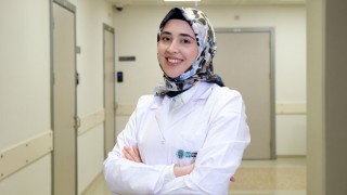 Uzmanlar Uyarıyor: Yaşlılıkta Yalnızlık ve Sosyal İzolasyon Sağlık Sorunlarını Artırıyor