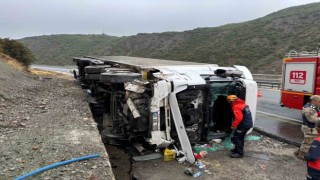 Üzümlüde tır devrildi: 1 yaralı