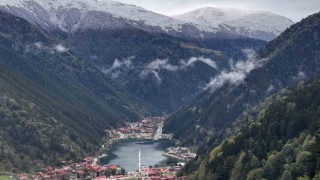 Uzungölün yüksekleri beyaz örtüyle kaplandı