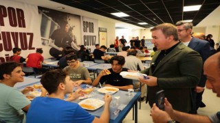 Vali Aydoğdu, Terzi Sofrasında öğrencilerle bir araya geldi