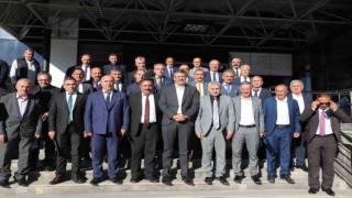 Vali Çelik muhtarlara bir araya geldi
