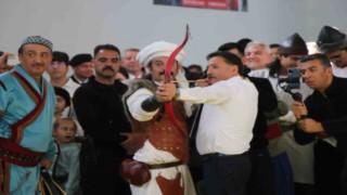 Vali Çiçek: “Türk gençliğinin milli şuuru devam ettiği sürece Türkiye asla yıkılmaz ve bölünmez”
