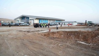 Vali Ekici, Cizrede 75 yataklı hastane inşaatını yerinde inceledi