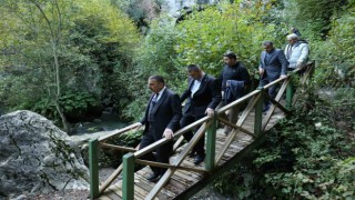 Vali Hacıbektaşoğlu, Çayır Mağarasında incelemelerde bulundu