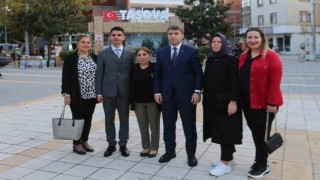 Vali Önder Bakandan Taşovanın örnek muhtarının mahallesine gezi