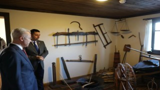 Vali Turan, Müze ve Kültür evlerindeki tarihi eserleri inceledi