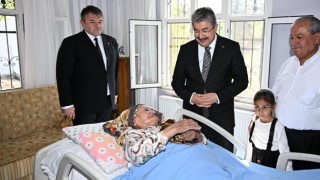 Vali Yılmaz Yaşlı Vatandaşları Evlerinde Ziyaret Etti