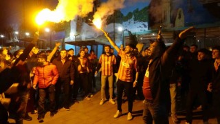 Vanda Galatasaraylı taraftarların derbi coşkusu
