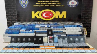 Viranşehirde 85 kaçak cep telefonu ile 5 bin paket sigara ele geçirildi