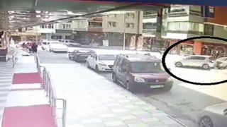 Vitesi karıştıran sürücü, otomobiliyle güzellik merkezine daldı