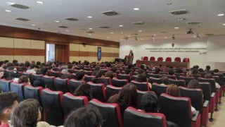 Yabancı Diller Yüksekokulu öğrencileri, fakülte toplantıları oryantasyon programına katıldı