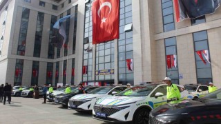 Yalovada emniyet ve jandarmaya 32 yeni araç teslim edildi