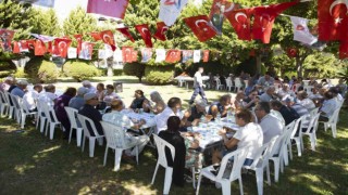 Yaş almış vatandaşlar Büyükşehir Belediyesinin etkinliklerinde eğlendi