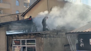 Yüksekovada bir iş yerinde yangın çıktı
