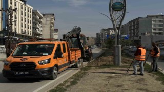 Yüksekovada refüj yenileme çalışması