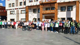Yunusemrede cumhuriyet için 101 kilometre pedal çevirdiler