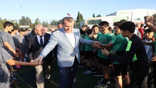 Zeytinburnundaki Amatör Futbol Kulüplerine nakit desteği devam ediyor