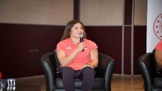 “Zirvedeki Sporcu Buluşmaları” Gençlere İlham Verdi