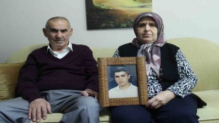 22 yıldır usanmadan oğullarını arıyorlar: Ömrümün yarısı ağlamakla geçti
