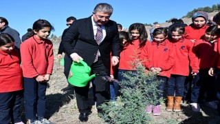 24 Kasım Öğretmenler Günü 100. Yıl Hatıra Ormanı’na 130 Fidan Dikildi