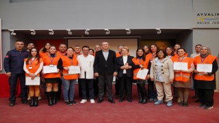 38 saatlik temel ilk yardım kursunu başarıyla tamamladılar
