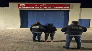 4 yıl 2 ay hapis cezasıyla aranan şahsı polis yakaladı