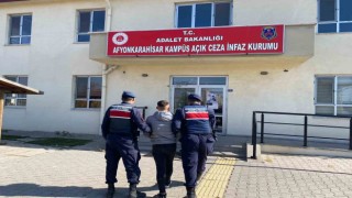 5 yıl hapis cezasıyla aranan şahsı jandarma yakaladı