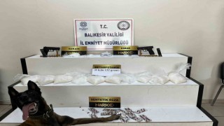 8 kilogram metamfetamini buzdolabına sakladılar, Fırtınadan kaçamadılar