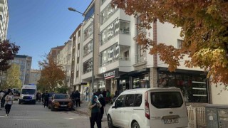 85 yaşındaki adam 4üncü kattan düşerek öldü