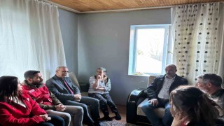 9 yaşındaki engelli Egeye tekerlekli sandalye sürprizi