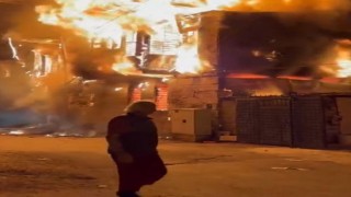 Adana'da Gece Yarısı Ev Yandı