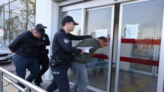 Adanada yolcu sırası kavgasında taksi şoförü dehşet saçtı: 3 yaralı