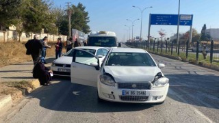 Adıyamanda 4 araç bir birine girdi