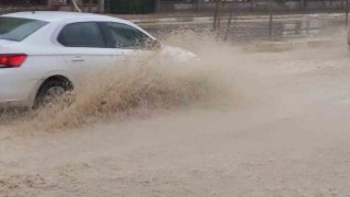 Adıyamanda sağanak yağış etkili oldu