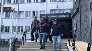 Ağır hasarlı araçları alıp piyasa süren otomobil çetesine operasyon : 3 kişi tutuklandı