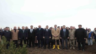 Ağrıda fidanlar toprakla buluştu