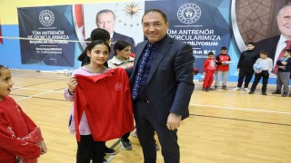 Ağrıda sporculara eşofman takımı desteği sağlandı