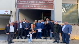 AK Parti Koçarlı İlçe Başkanı Demir, mazbatasını aldı